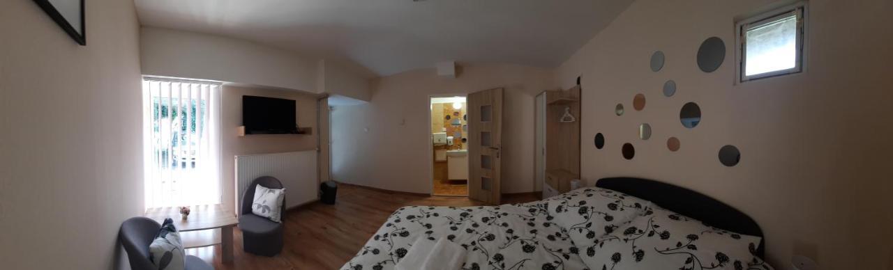 Penzion Marina Pri Slovenskej Restauracii Brezno Dış mekan fotoğraf