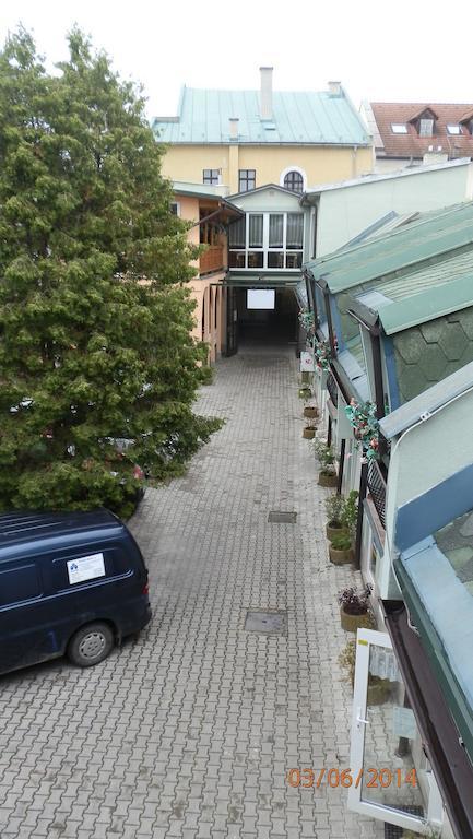 Penzion Marina Pri Slovenskej Restauracii Brezno Oda fotoğraf