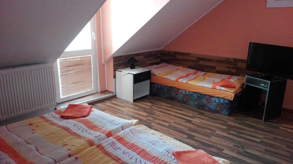 Penzion Marina Pri Slovenskej Restauracii Brezno Dış mekan fotoğraf