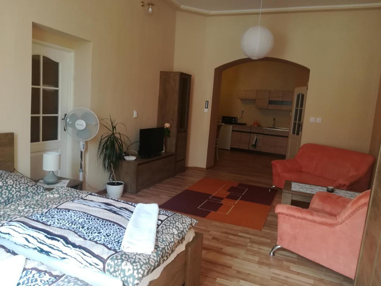 Penzion Marina Pri Slovenskej Restauracii Brezno Dış mekan fotoğraf